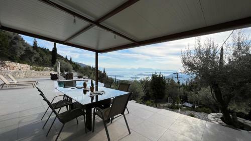 Villa El Aquila - The Complete Residence