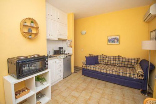 Alexandra's Beach Apartment