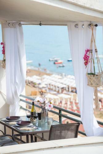 Alexandra's Beach Apartment