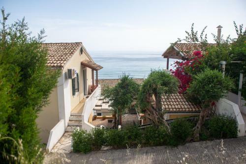 Alexandra's Beach Apartment