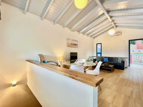 Villa Barbati Verde Beach House With Pool