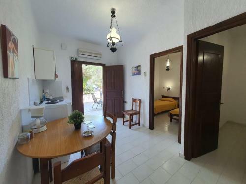 Karavostasi Cozy Apartments