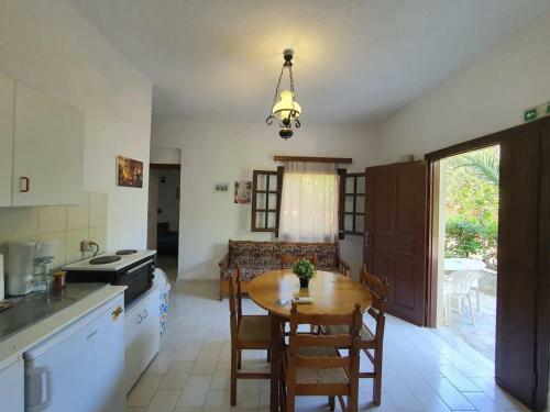 Karavostasi Cozy Apartments