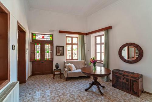 Traditional 3 Bedroom House In The Old Town
