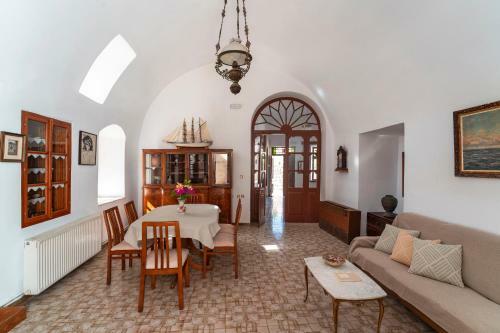 Traditional 3 Bedroom House In The Old Town