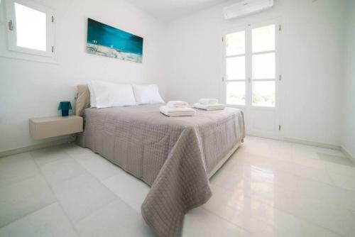Deep Blue Villa With 4 Bedrooms