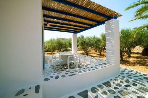 Santa Maria No7 In Paros