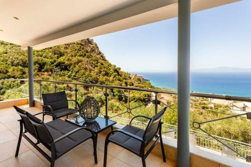 Aigli Luxury Villa - Seaview Panoramic Retreat