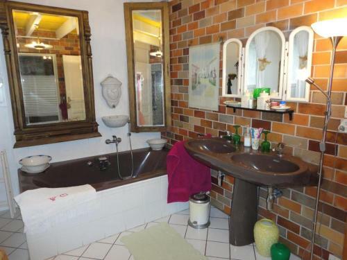 G�te C�zac, 4 Pi�ces, 6 Personnes - Fr-1-440-3