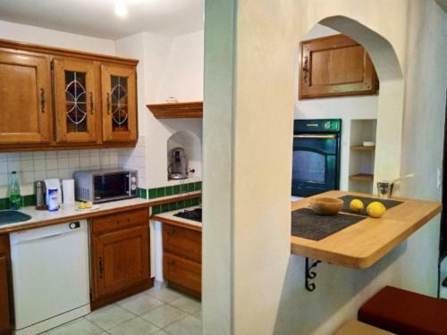 Maison De 2 Chambres Avec Jardin Clos Et Wifi A Cezy