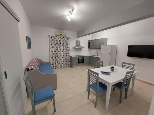 Androshouses - Agios Petros Beach Apartments