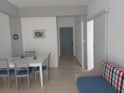 Androshouses - Agios Petros Beach Apartments
