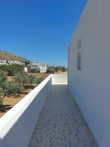 Androshouses - Agios Petros Beach Apartments