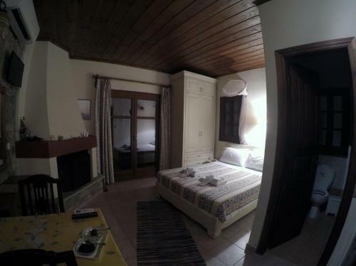 Hostal Maistros Studios