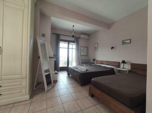 Hostal Maistros Studios