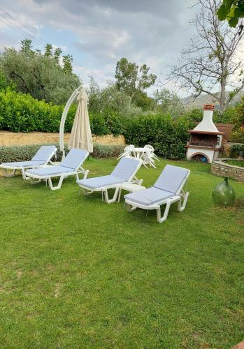 Villa The Cocoon And Olive Hut