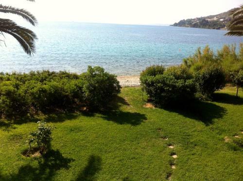 Lefkada Beachfront Apartment