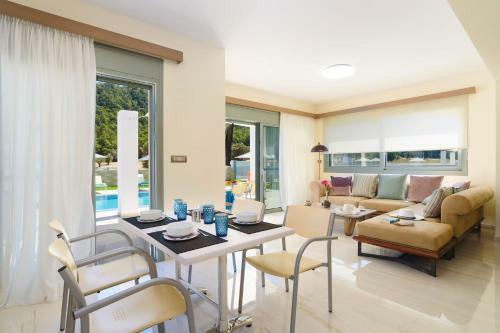 Villa Paleos Evergreen By Villa Plus