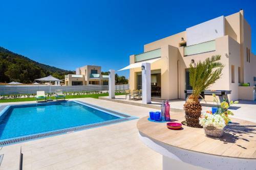 Villa Paleos Evergreen By Villa Plus