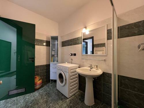 Altido Oreste?s Apartment
