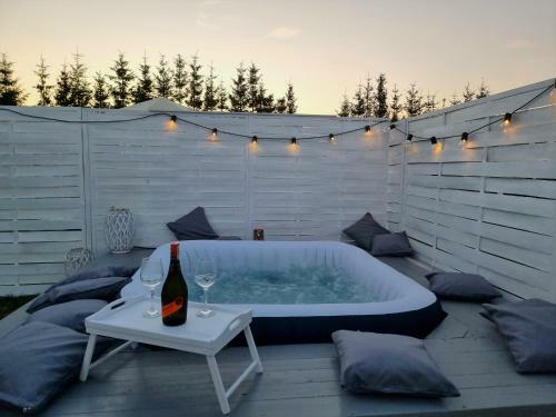 Domki Z Jacuzzi Nad Zatok?