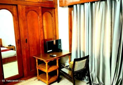 Shri Kunj Hotel And Home Stay