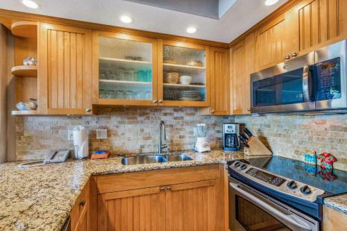 Papakea L-206 By Maui Life Realty
