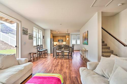 Modern Waianae Home With Mountain And Valley View