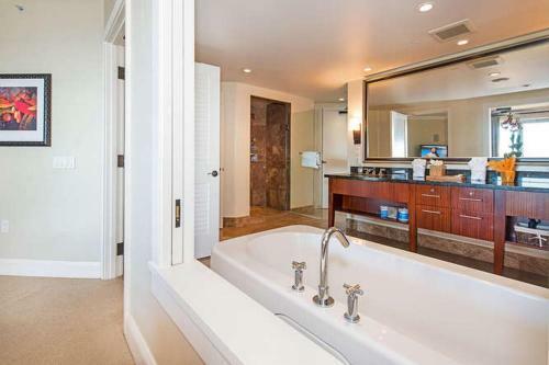 1025 Konea By Maui Life Realty