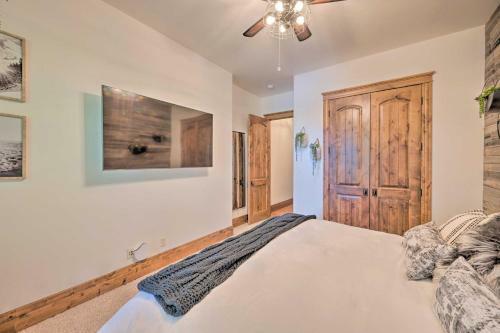 Luxury Lakeside Villa With Game Room Near Dtwn