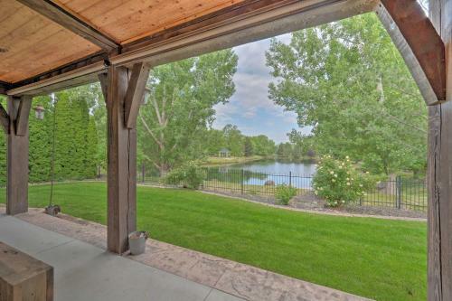 Luxury Lakeside Villa With Game Room Near Dtwn
