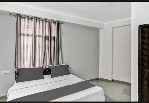 Hotel Oyo 91093 Krishna Residency