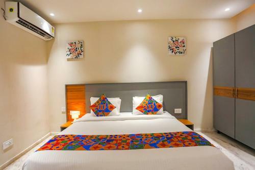 Hotel Fabexpress Aroma Corporate Suites