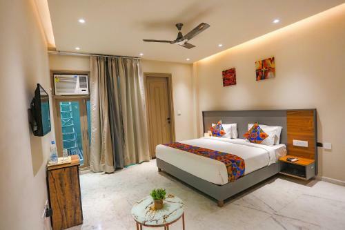 Hotel Fabexpress Aroma Corporate Suites
