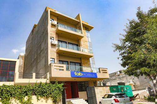 Hotel Fabexpress Aroma Corporate Suites