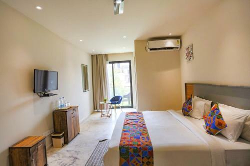 Hotel Fabexpress Aroma Corporate Suites