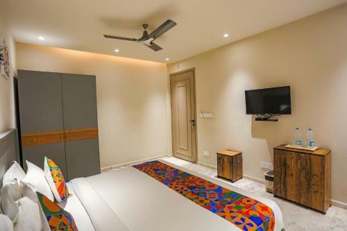 Hotel Fabexpress Aroma Corporate Suites