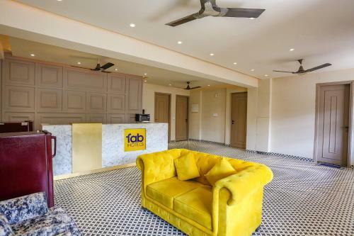 Hotel Fabexpress Aroma Corporate Suites