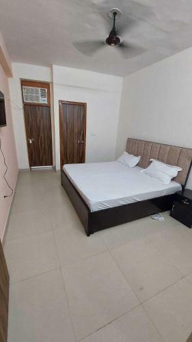 Oyo 91465 Hotel Moonlight