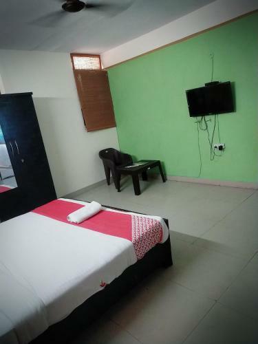 Golden Cherry Hotel