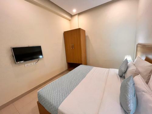 Hotel Mithila Residency Noida - Couple Friendly Local Ids Accepted