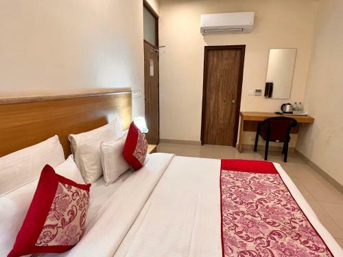 Hotel Mithila Residency Noida - Couple Friendly Local Ids Accepted