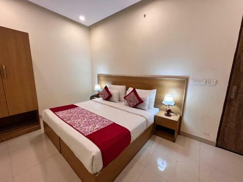 Hotel Mithila Residency Noida - Couple Friendly Local Ids Accepted