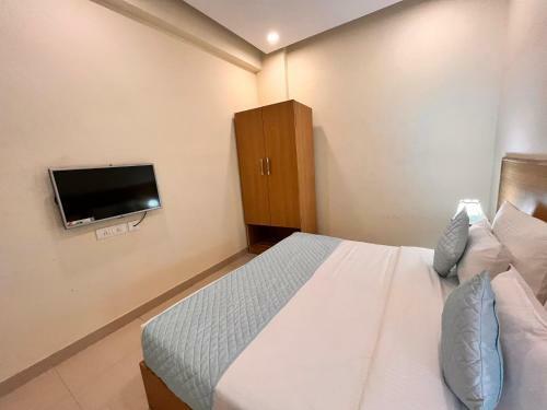 Hotel Mithila Residency Noida - Couple Friendly Local Ids Accepted