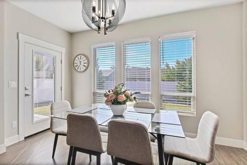 Stunning Meridian 3 Bedroom Custom Home In Central Meridian