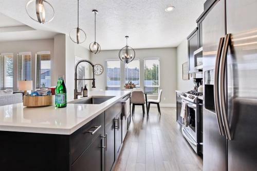 Stunning Meridian 3 Bedroom Custom Home In Central Meridian