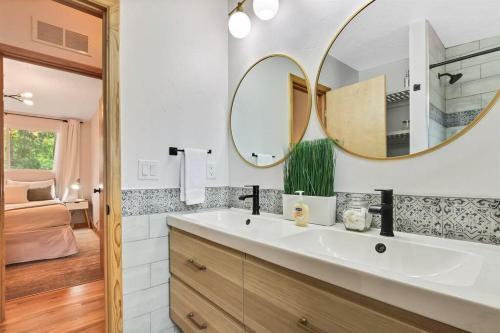 Professionally Designed Central Boise 4 Bedroom Custom Home