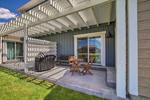 Modern Swan Valley Townhome With Walking Trails
