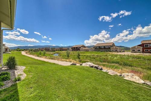 Modern Swan Valley Townhome With Walking Trails