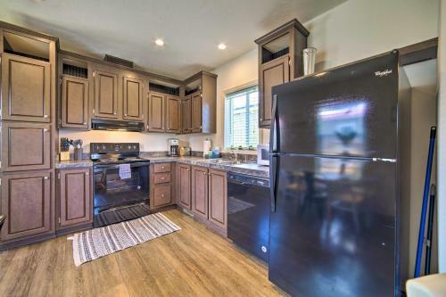 Pet-friendly Cabin In Victor With Covered Deck!